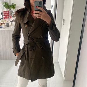 Trench coat Burberry size 4 khaki green
